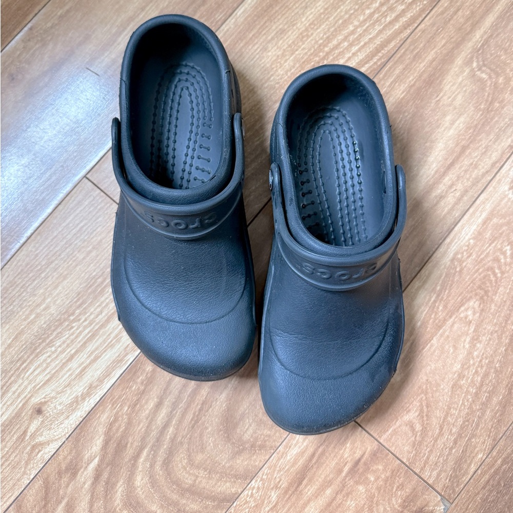Adult Black Crocs Clogs size 8